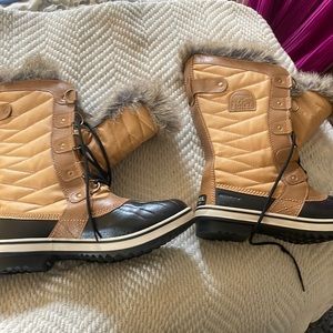 Sorel Boots Size 10!